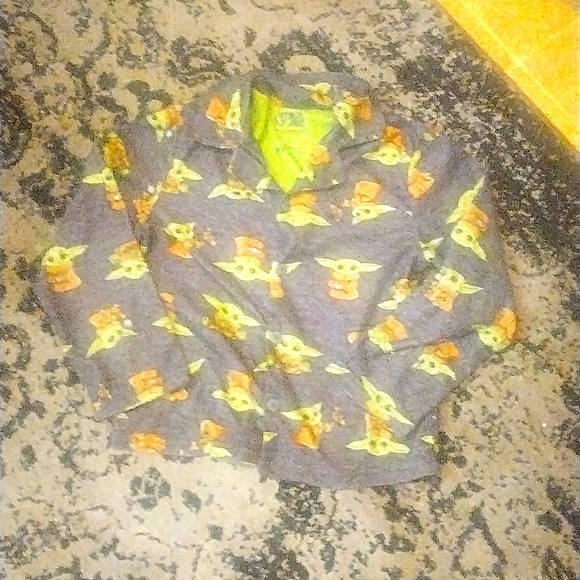 Like new boys 2 piece Star Wars Baby Yoda fleece PJS - 8 - Picture 3 of 4